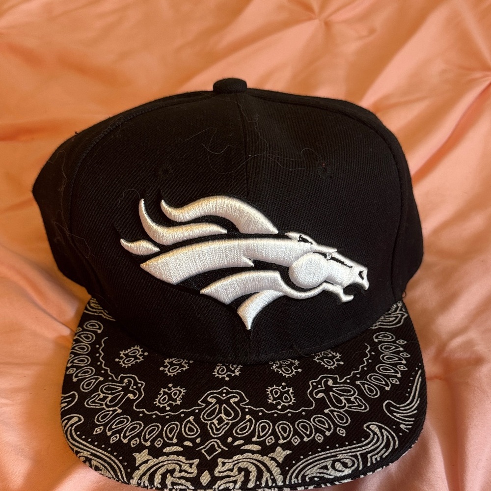 Mitchell & Ness Black and White Patterned Snapback